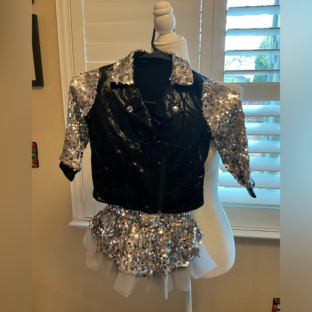 Weissman two piece Kids Sequin Black/Silver dance Halloween dress up size 7/8